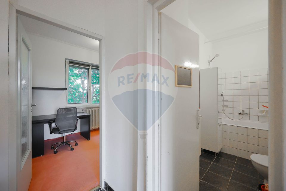 Apartament cu 3 camere de vânzare – ultracentral, vedere panoramică