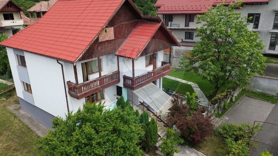 Casă de închiriat lângă parc – potrivită pentru centru / birouri