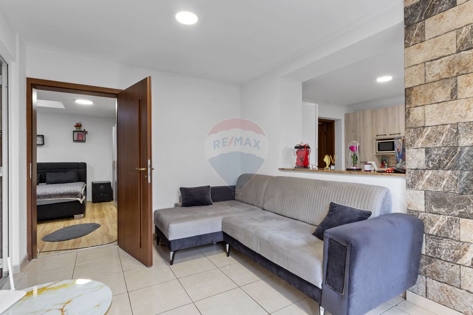 Apartament cu 3 camere la casa de vanzare in Bujac