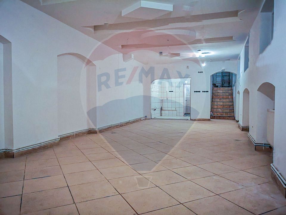 180sq.m Commercial Space for rent, Centrul Istoric area