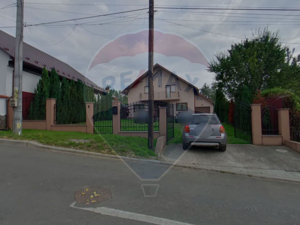 Casă / Vilă cu 5 camere de vânzare
