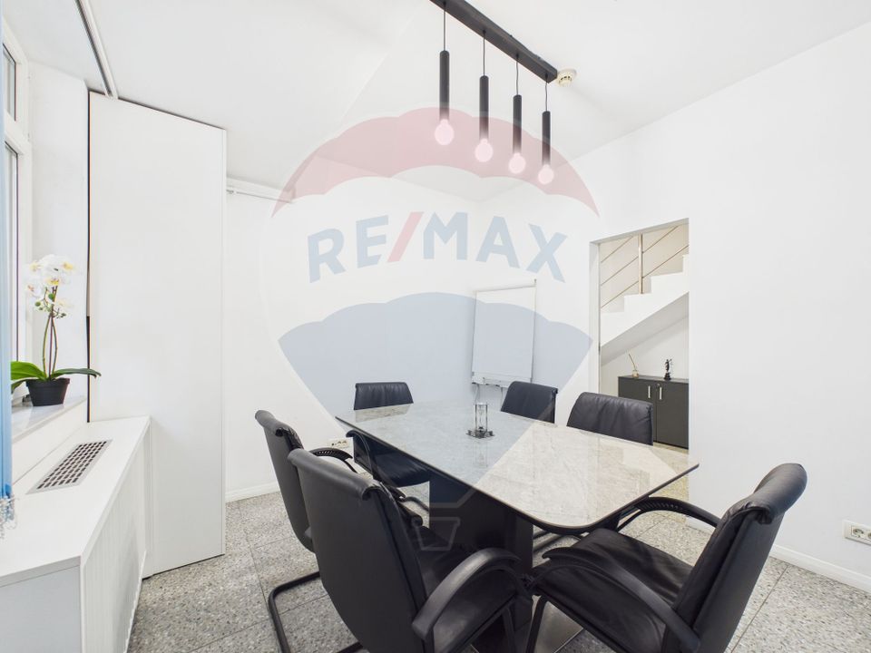 Apartament 4 camere recompartimentat din 3, P-ta Unirii | Parcare