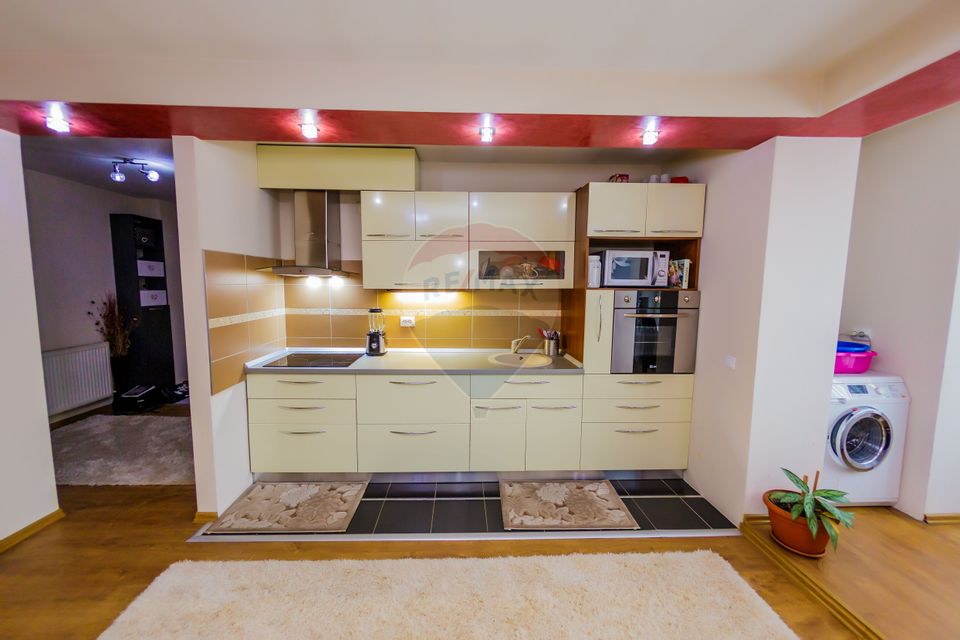 Apartament cu 3 camere lângă  Prefectură