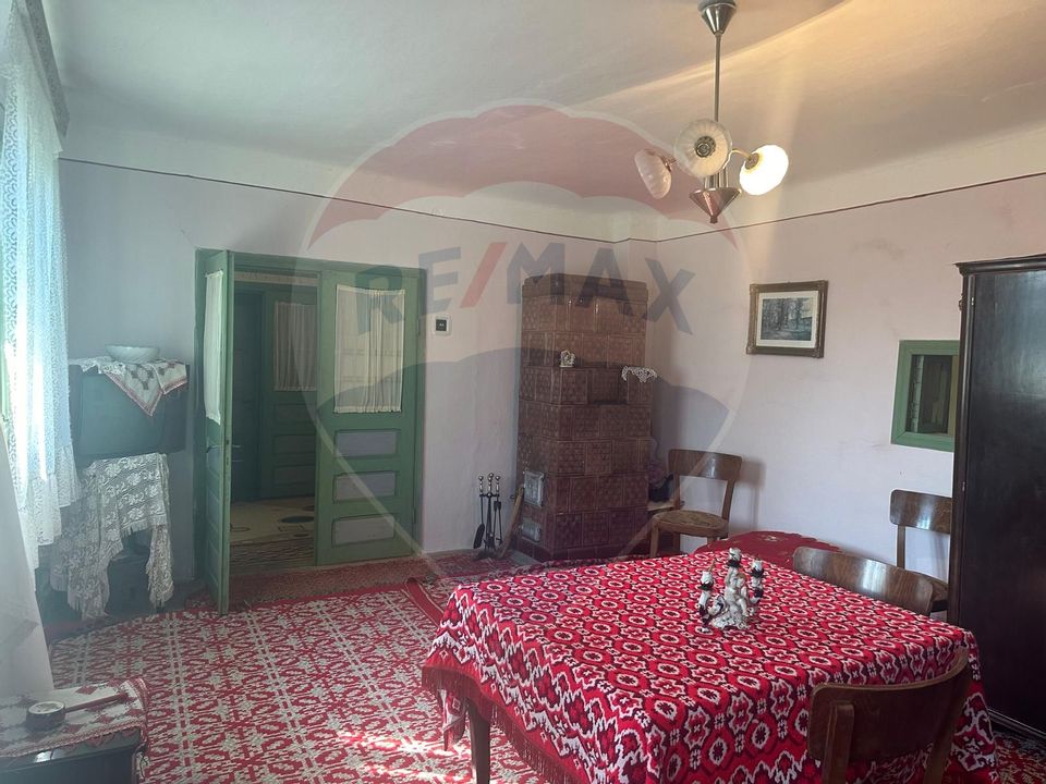 Casa batraneasca cu 4 camere in Bibiresti - Bacau de vânzare