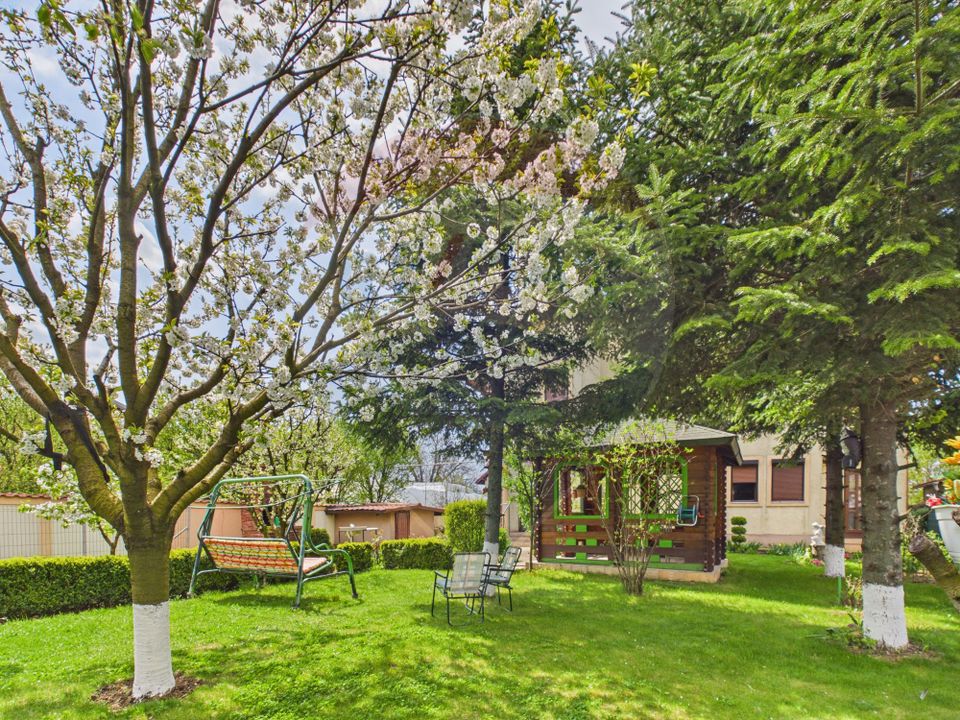 Casă / Vilă cu 6 camere de vânzare