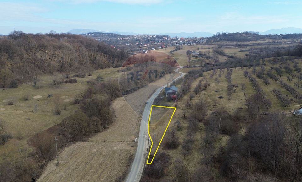 Teren intravilan de vanzare in Groși