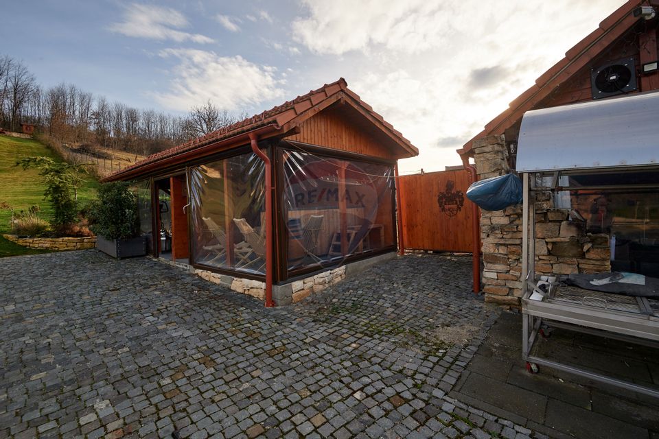 Casa / Vila cu 4 camere de vanzare la doar 30 de minute de Cluj