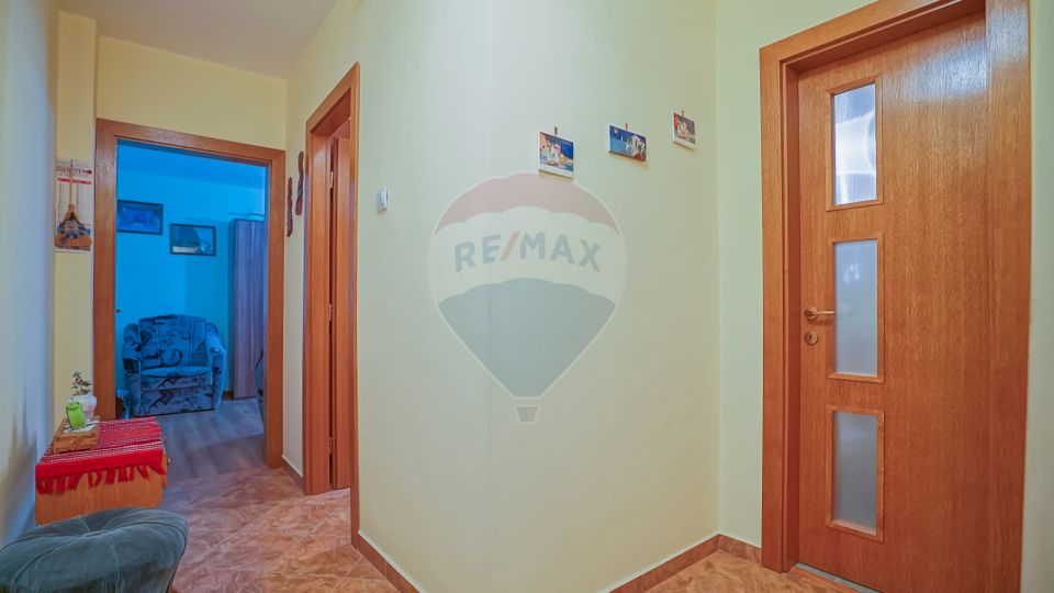 REZERVAT ! Apartament cu 3 camere de vânzare în zona Judetean