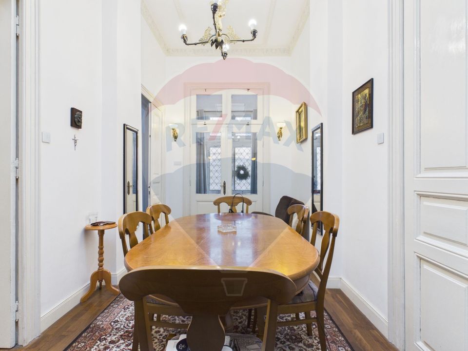 Casa / Vila cu 8 camere de vanzare în zona Cotroceni