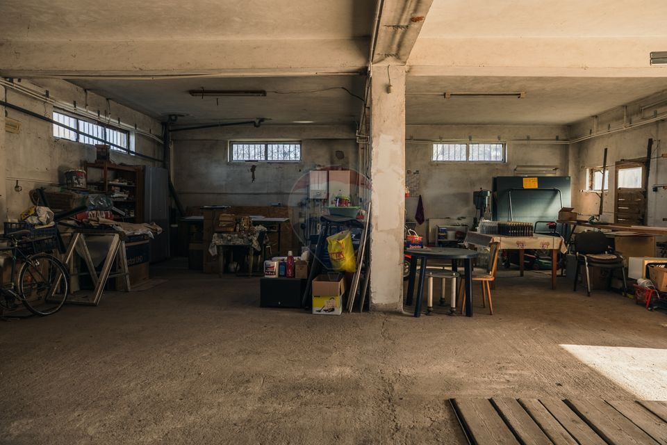 8 room House / Villa for sale, Sud-Est area