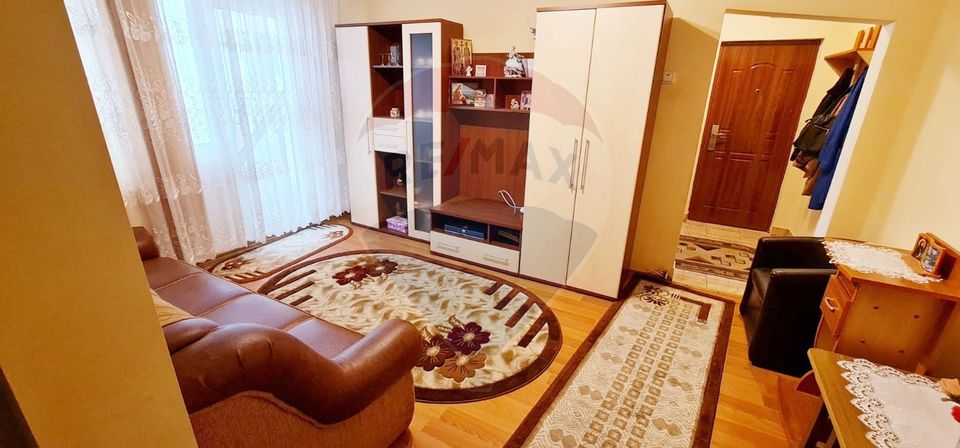 2 room Apartment for rent, Milcov area