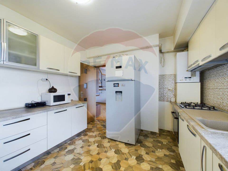 4-room apartment with central heating system, near Metro