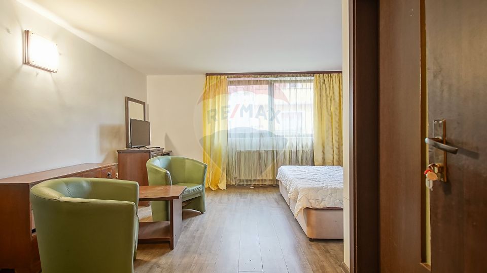 Casă / Vilă cu 12 camere de vânzare în zona Astra