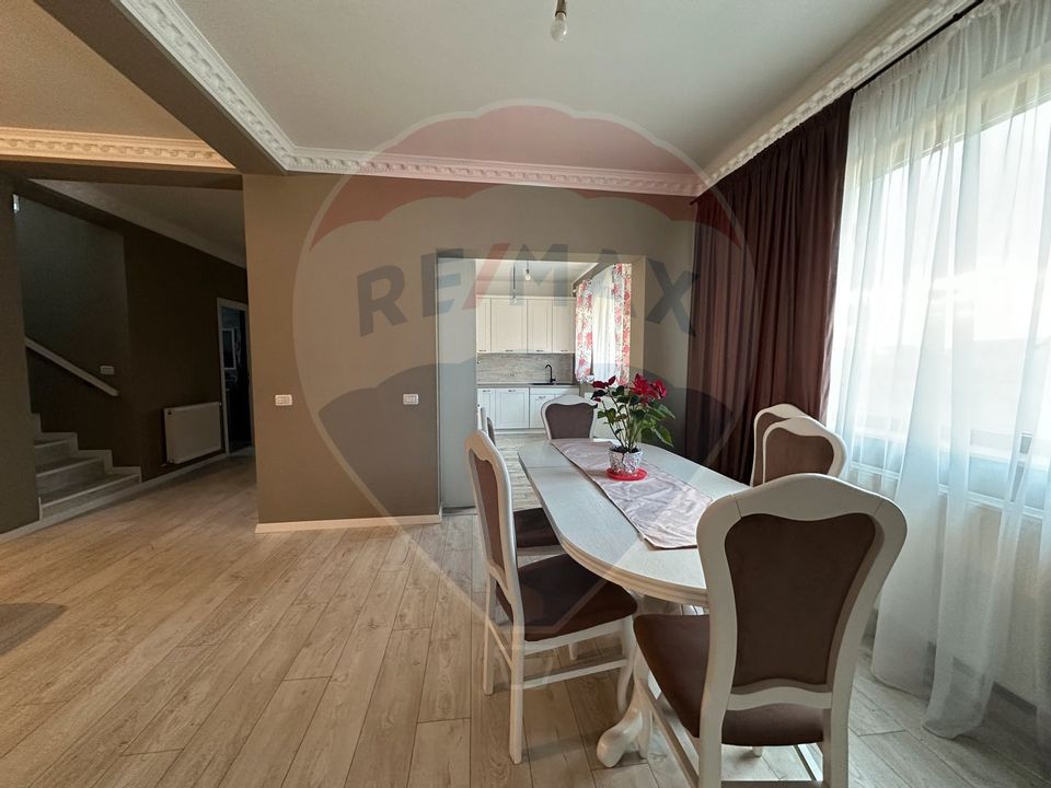 Casa/Vilă cu spatele la padure Vanatori