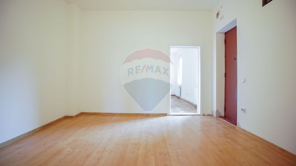 Apartament generos și luminos, la casă, Str. Iuliu Maniu, Brașov