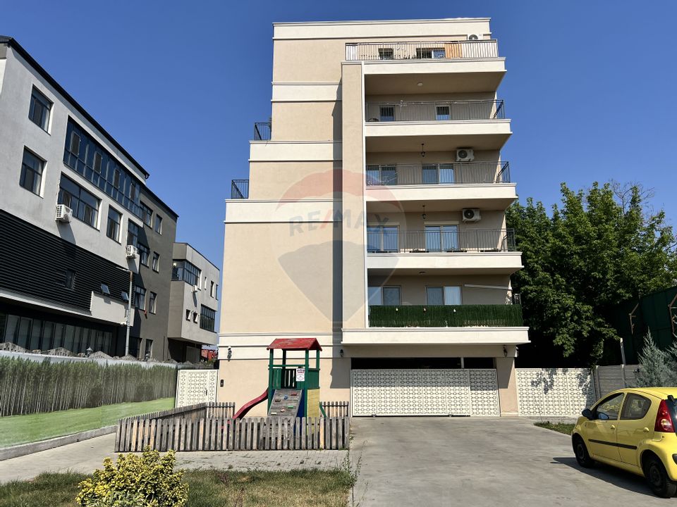 3 camere decomandat, bloc nou. Terasă 8.8 mp  Mobilat & loc de parcare