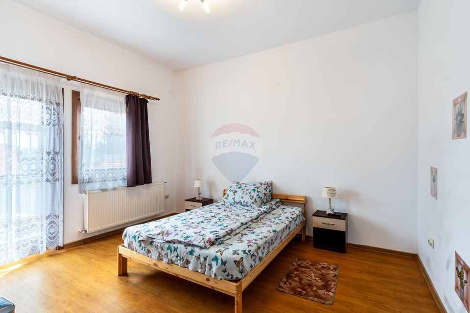 Cabana cu 7 camere de vânzare, 387 mp util, 1300 mp teren!