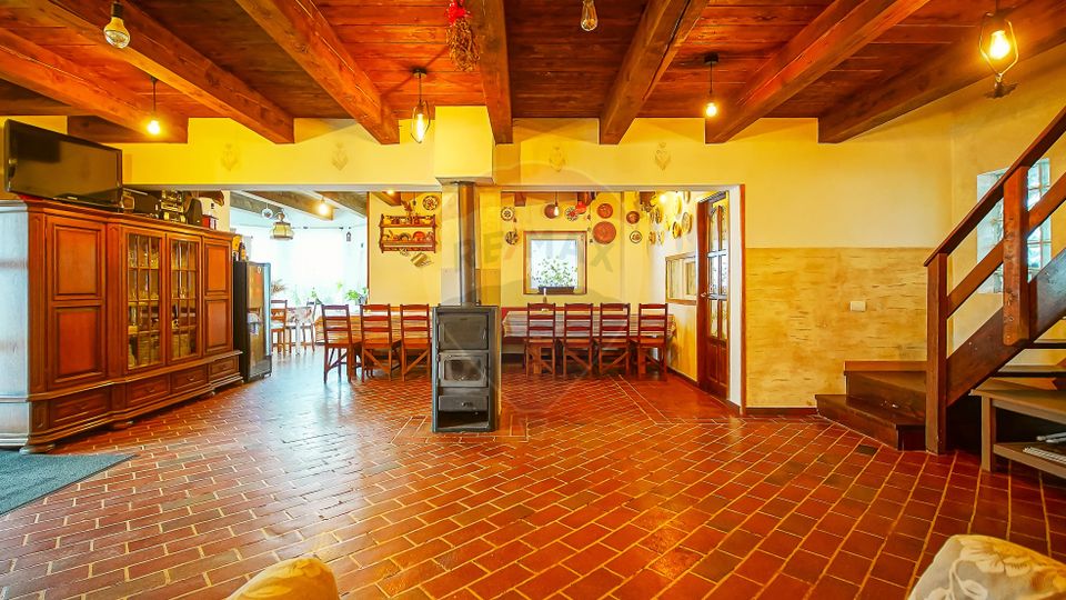 Cabana la Flo, 8 cam,P + M, teren 888 mp oportunitate de investitie !