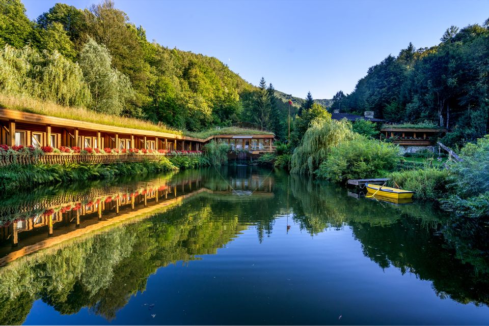 Vând Hotel / Pensiune Lara și Mara, Valea Ierii, muntii Apuseni