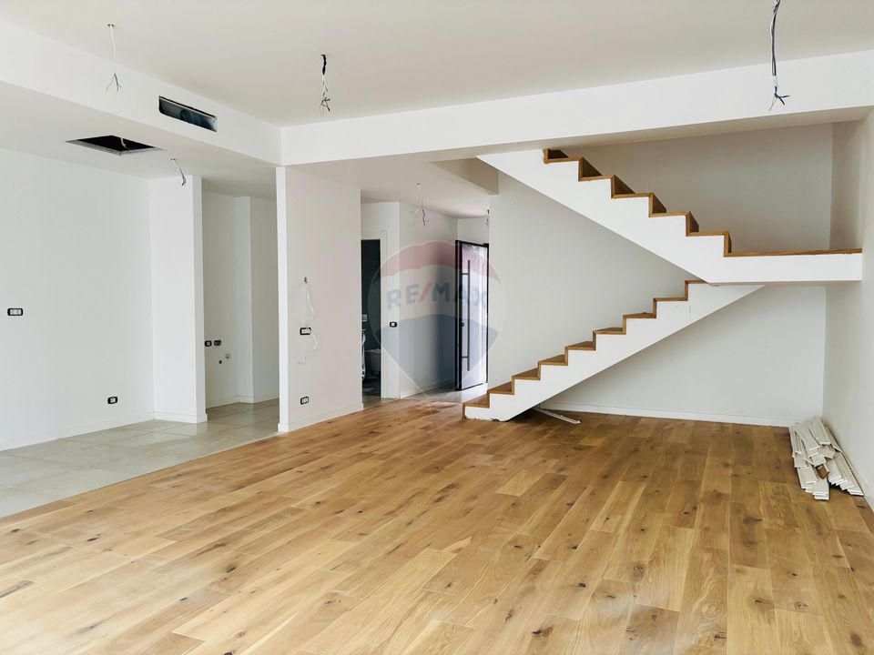 Vilǎ modernǎ | 5 camere | Complex nou | Aviației - Porsche Pipera