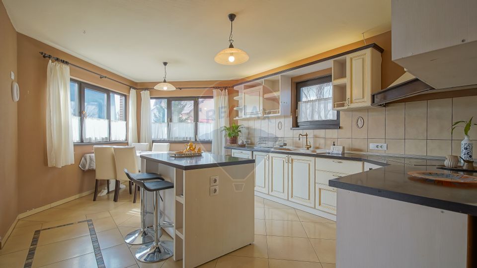 5 room House / Villa for sale, Central area
