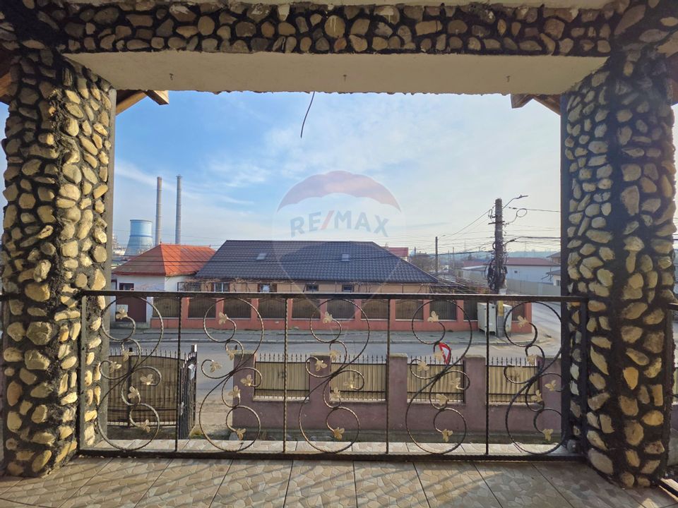 6 room House / Villa for sale, Izvoare area