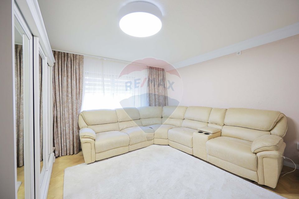 De vânzare Casǎ cu 4 camere, singur în curte, Ultracentral.
