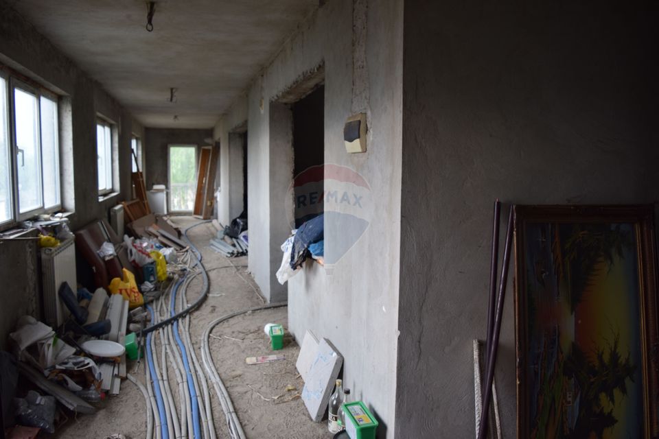 Casă / Vilă cu 8 camere