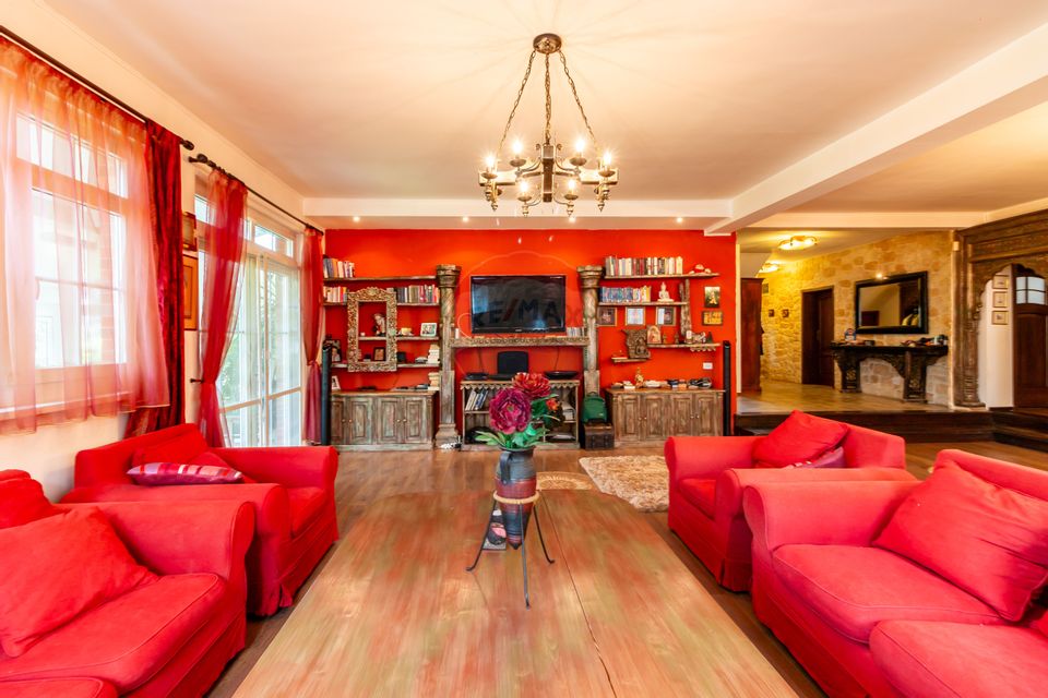 8 room House / Villa for sale