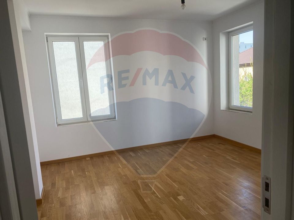 4 room Apartment for sale, Straulesti area