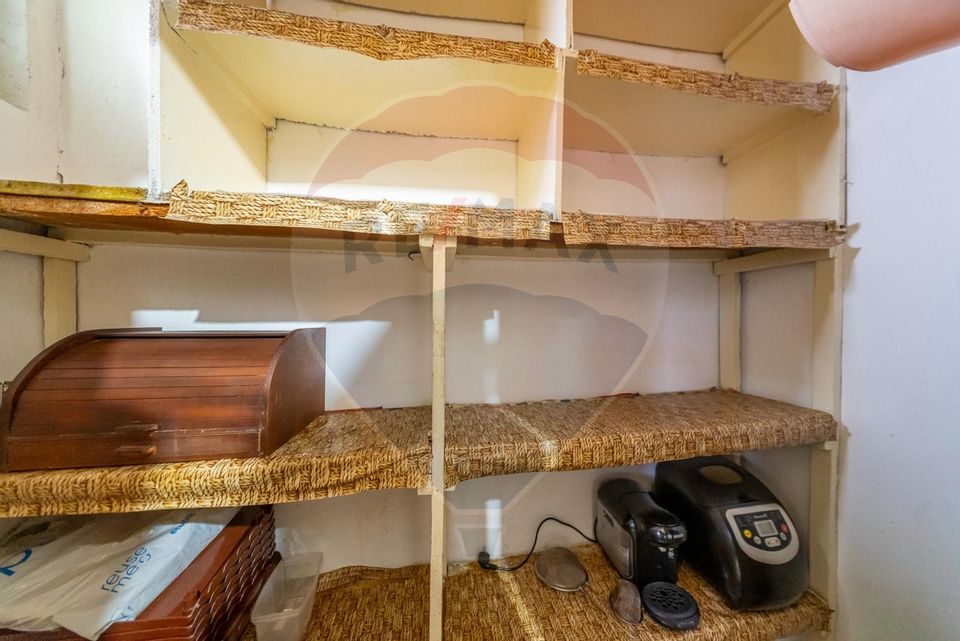 Apartament de vânzare 3 camere Chisineu Cris