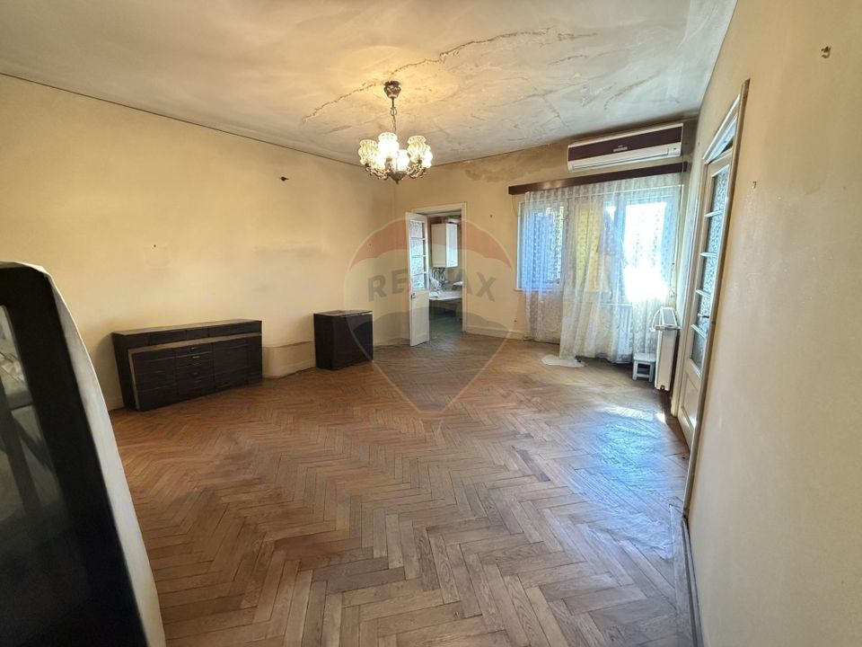 Land 1,100sqm Strada Luica