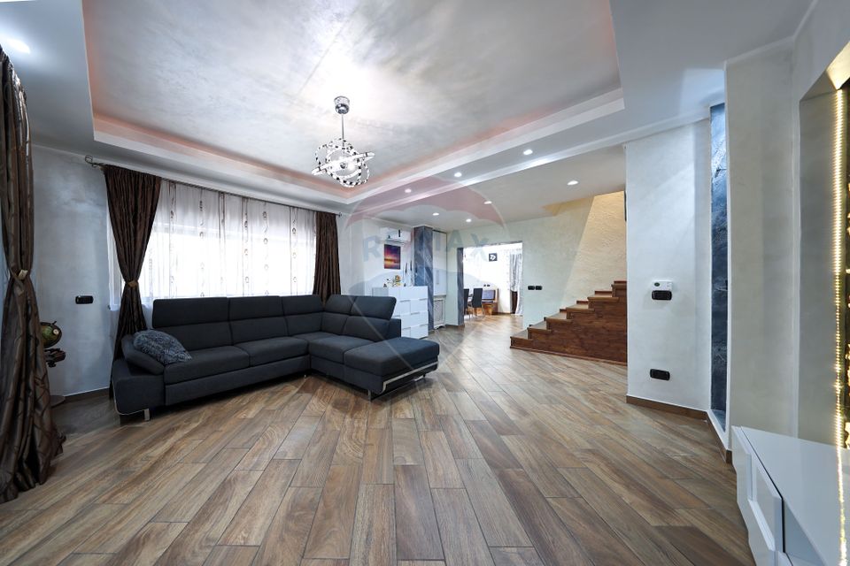 Conac, proprietate unica, in mijlocul naturii, Sacele!