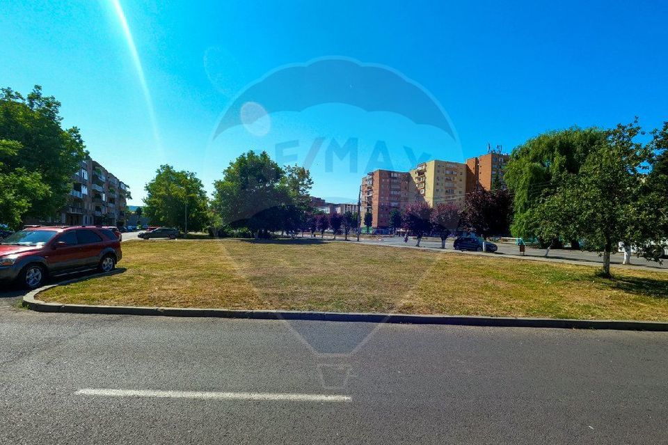 Land 400sqm Hunedoara / Strada Laminatorului