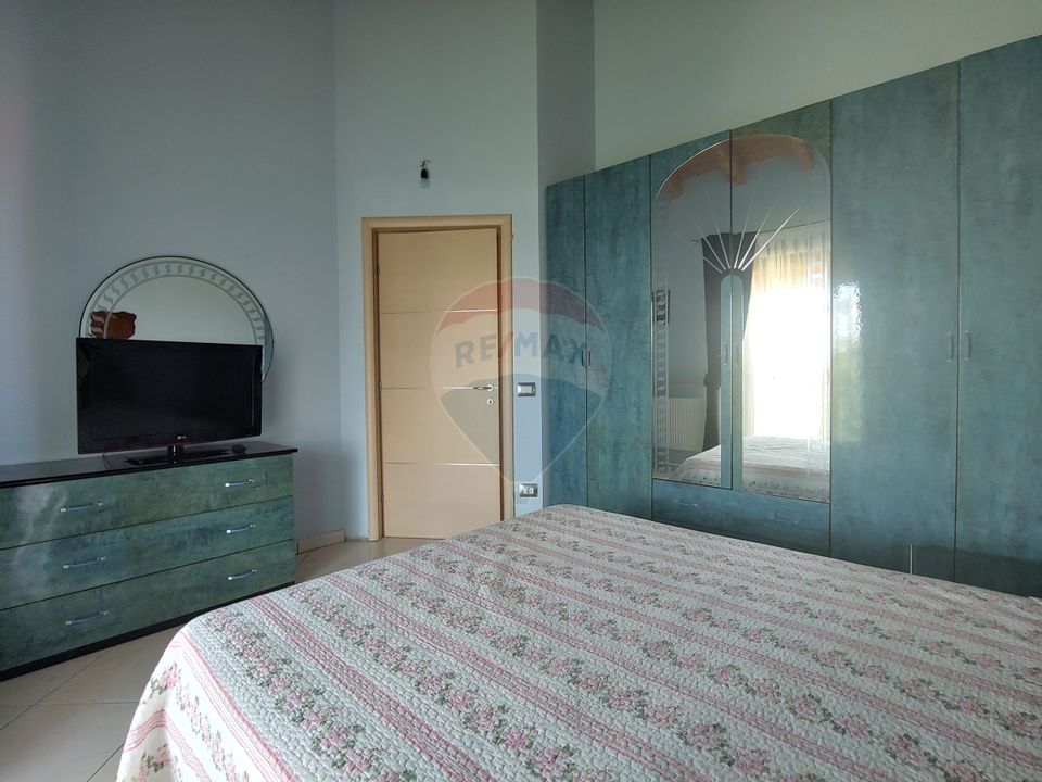 Casă / Vilă de lux cu 5 camere de vânzare în Vadu Moldovei, Suceava