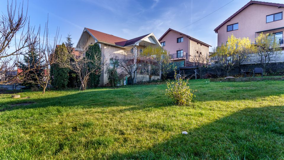 Casă / Vilă cu 5 camere de închiriat, Comision 0%