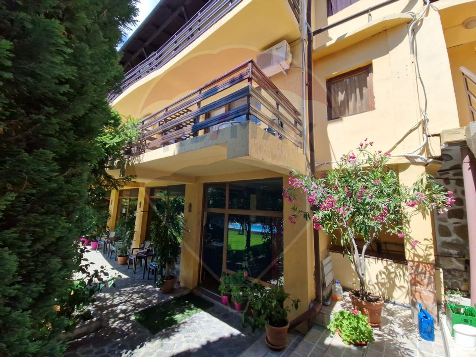 20 room Hotel / Pension for sale