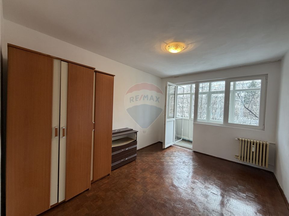 Apartament cu 3 camere de închiriat în zona Giulesti