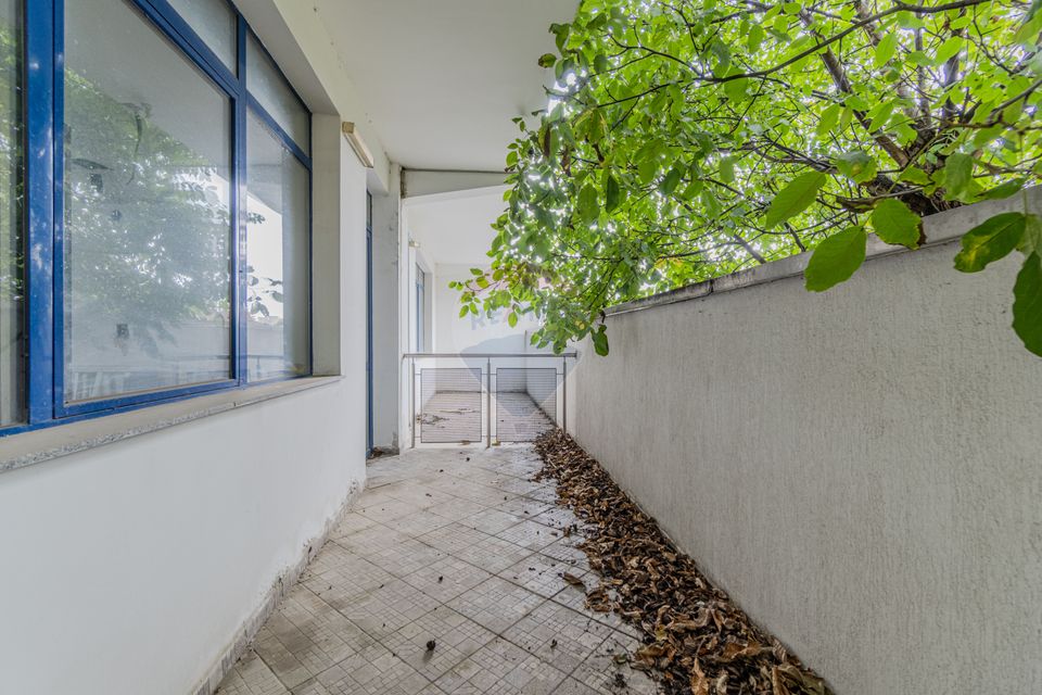 Cladire de 902 mp utili de vânzare, zona Grivitei - DN 13, COMISION 0