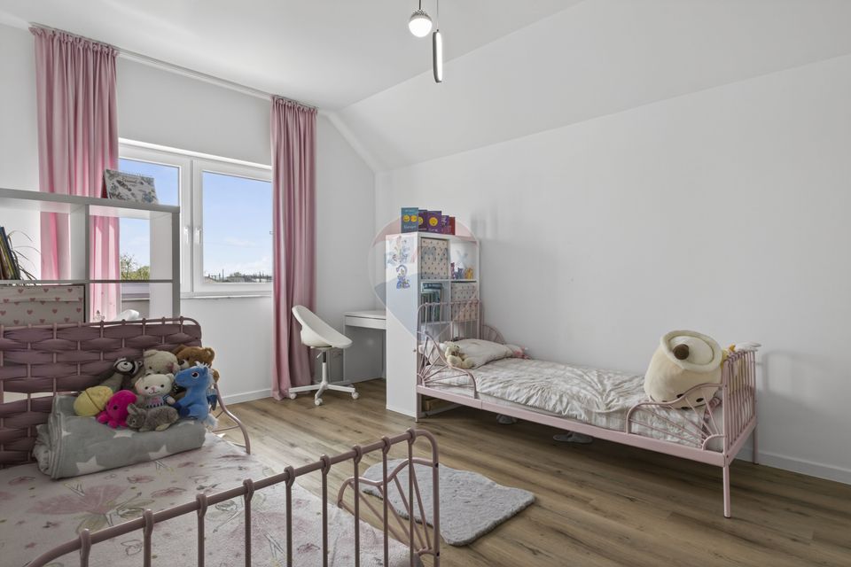 Casă la cheie cu teren 544 mp de vanzare in zona 6 Vanatori,Arad