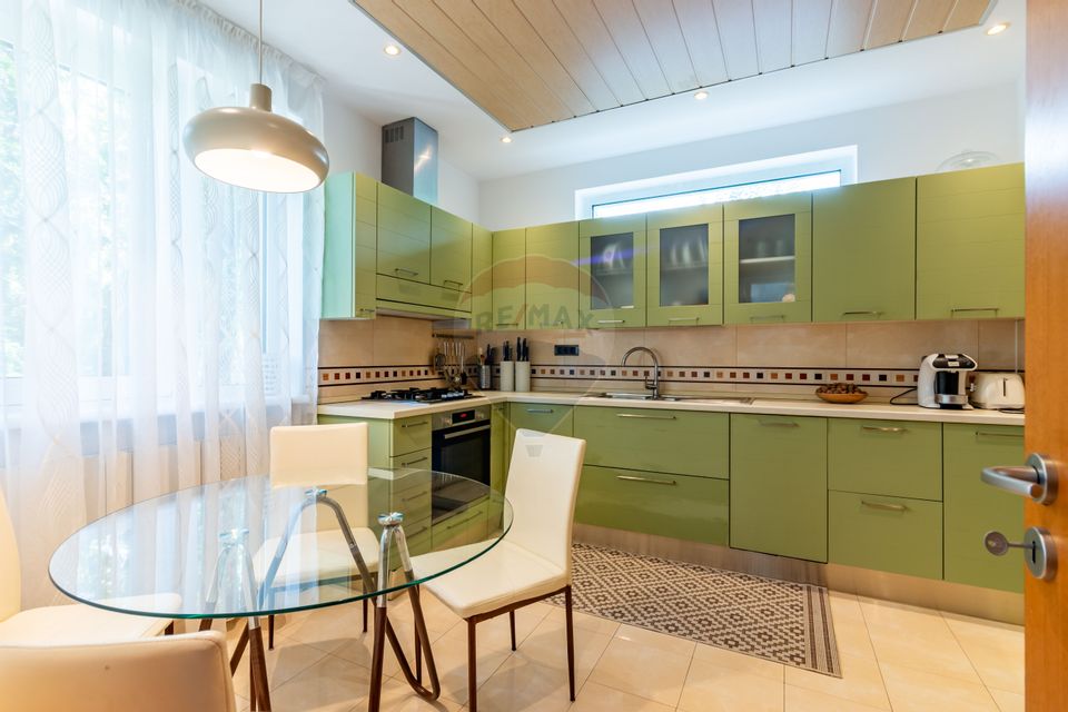 Casă / Vilă in Corbeanca, langa lac, zona exclusivista