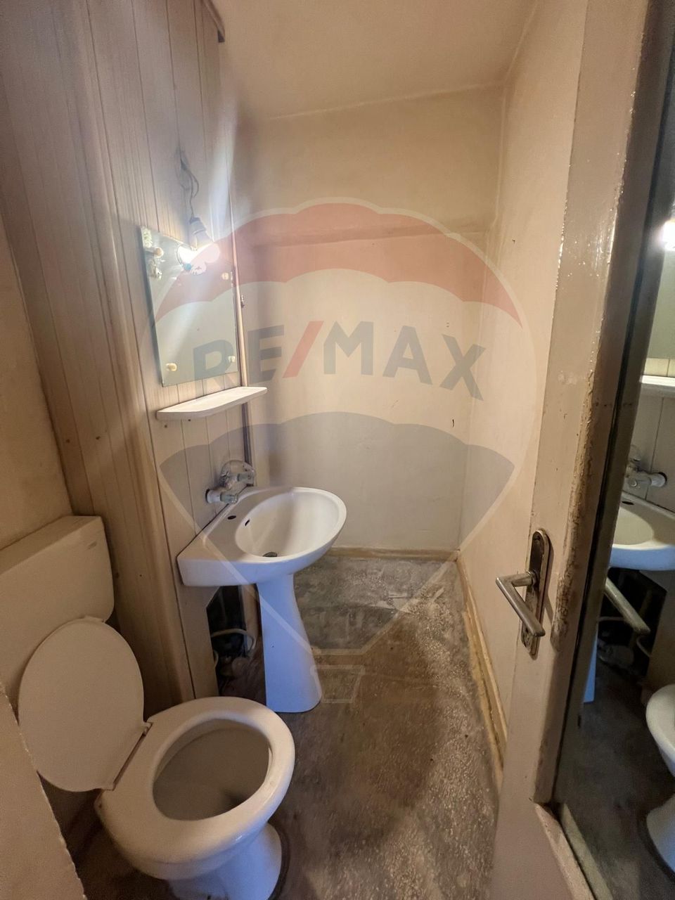 Apartament cu 4 camere de vânzare în zona Central