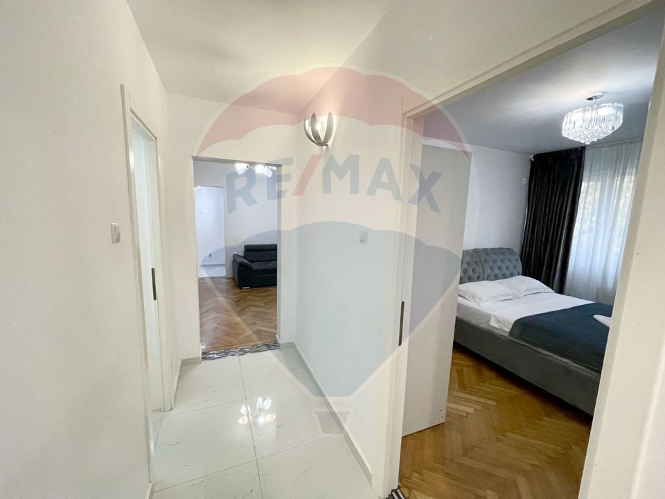 Apartament cu 3 camere de închiriat în zona Victoriei