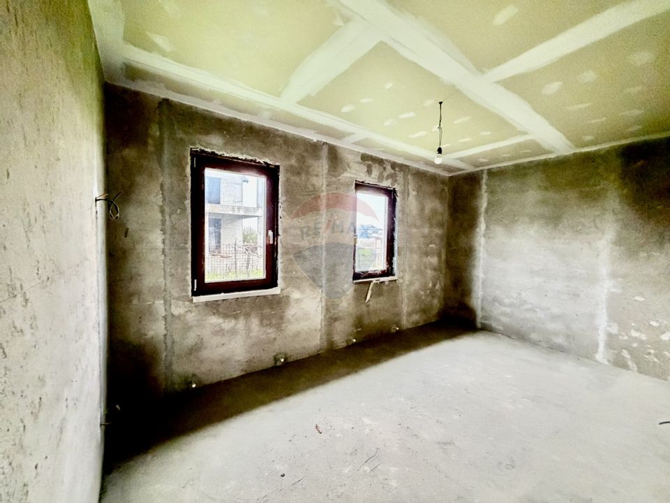 7 room House / Villa for sale, Est area