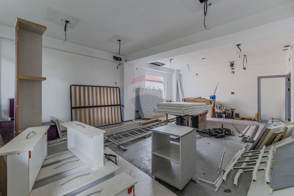 Cladire de 902 mp utili de vânzare, zona Grivitei - DN 13, COMISION 0