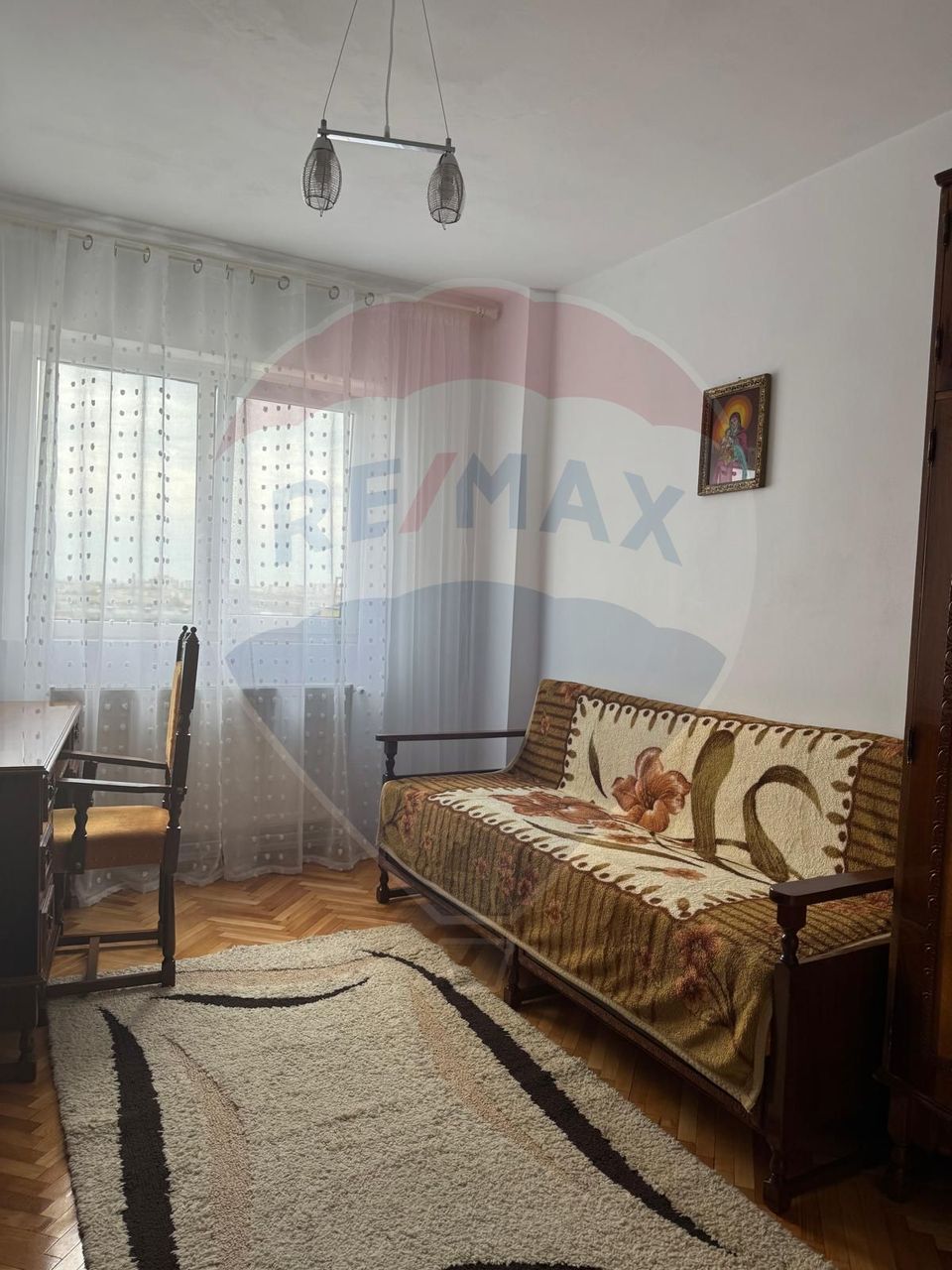 Apartament 3 cam.decomandat  cu centrala-Piata Uta/stadion