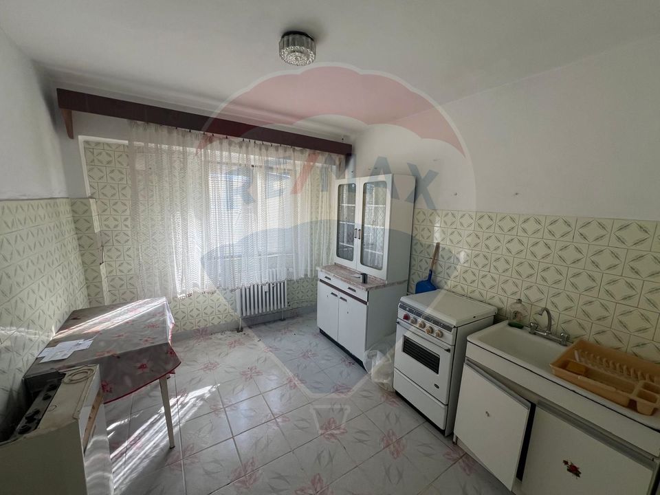 Apartament 3 camere în zona Pompieri