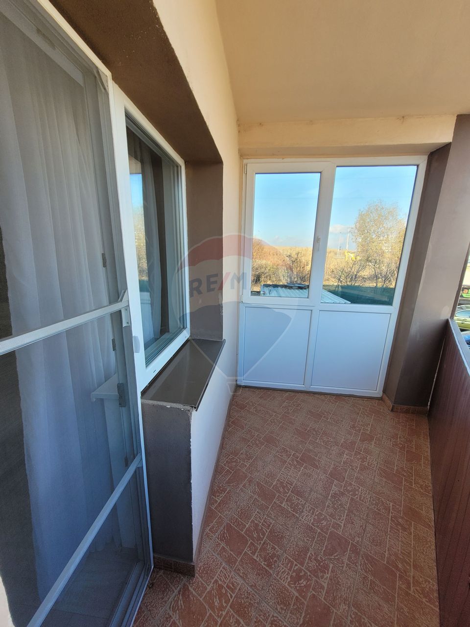 Apartament de inchiriat cu 3 camere si curte zona Turnisor