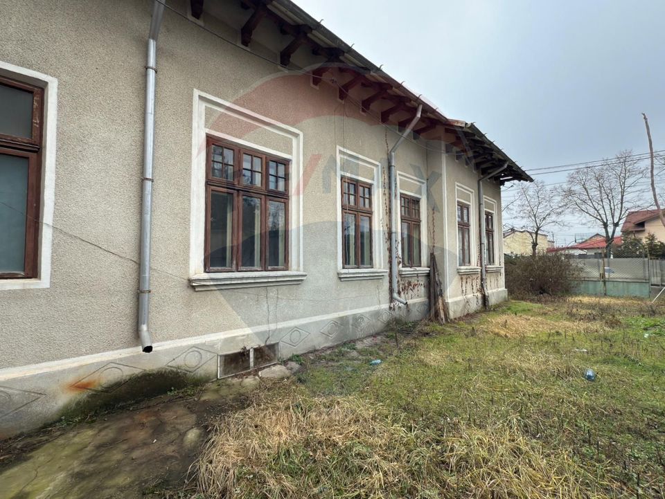 COMISION 0% - Casă interbelică cu 7 camere și teren generos 1.269 mp