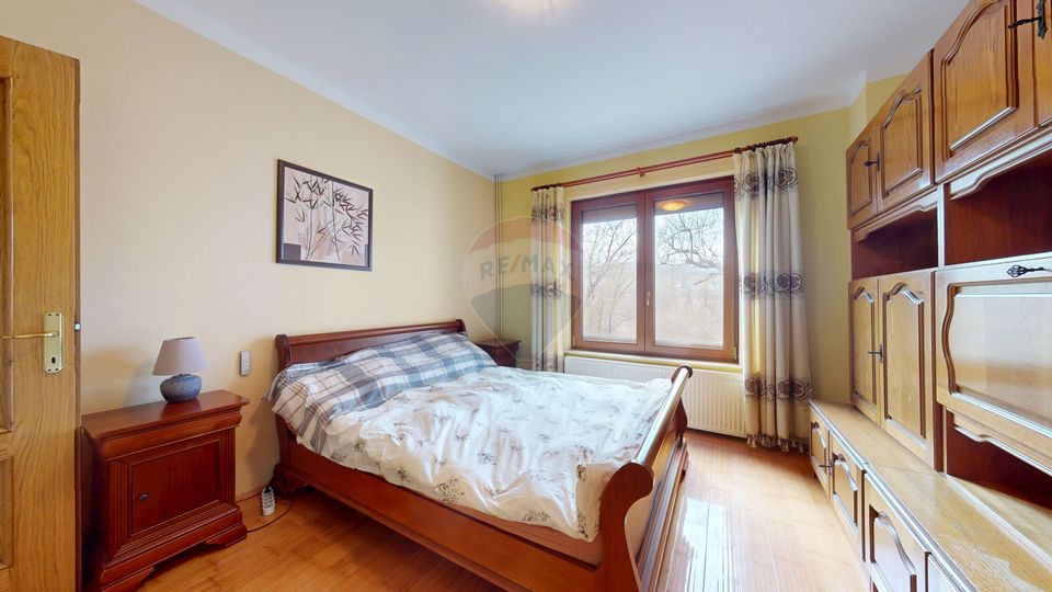 Casă de vânzare Bran Sohodol teren  intravilan 10.331 mp două locuințe